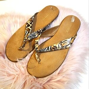Aerosoles animal print Flat sandals size 9